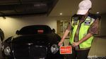 Malu Deh! Mobil Mewah Kok Ditempel Stiker Pajak
