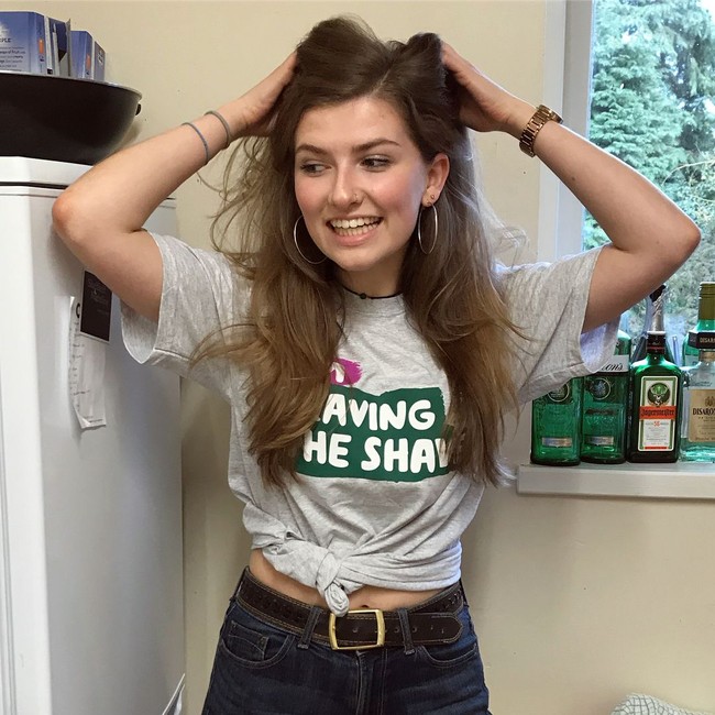 Siapa wanita yang tidak ingin memiliki rambut lebat dan indah? Sayangnya tidak semua bisa beruntung memilikinya, terutama mereka yang sedang berjuang melawan kanker. Foto: Dok. Boredpanda, Instagram, Reddit