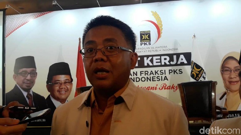 Bobby-Gibran Siap Maju Pilkada, Presiden PKS: Jangan Kembangkan Dinasti Bobby-Gibran Siap Maju Pilkada, Presiden PKS: Jangan Kembangkan Dinasti
