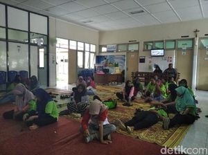 Diduga Keracunan Makanan, Puluhan Karyawan Pabrik di Sleman Dilarikan ke RS