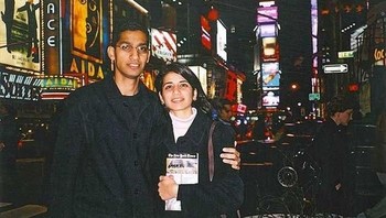 Tiba di Stanford pada tahun 1993, Sundar harus hidup hemat dan sempat homesick. Waktu itu dia sudah punya pacar di India bernama Anjali sehingga harus menjalani hubungan jarak jauh alias LDR. Pacaran lama, Anjali ini nantinya menjadi istri Sundar. Foto: Istimewa