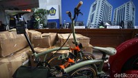 Erick menambahkan pihaknya juga akan menelusuri siapa lagi yang terlibat dalam kejadian ini.
