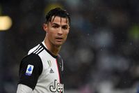 Diisukan Berseteru, Cristiano Ronaldo dan Lionel Messi Justru Punya Selara Makan Sama