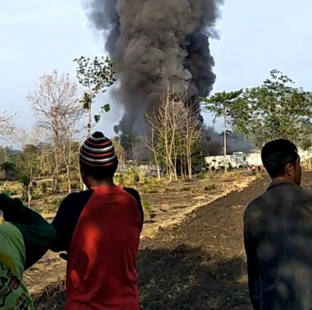 Gudang PT Japfa Pasuruan Terbakar, Ribuan Ayam Terpanggang Gudang PT Japfa Pasuruan Terbakar, Ribuan Ayam Terpanggang