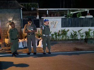 Patroli Satpol PP-Polisi Demi Tamara Bleszynski