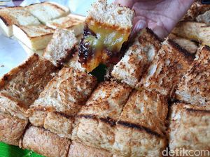 Kalau ke Bandung, Jangan Lupa Coba Roti Gandum Legendaris Ini!