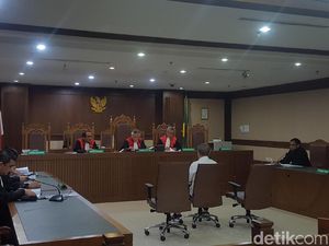 Pengusaha Kock Meng Didakwa Suap Gubernur Kepri Nonaktif SGD 11 Ribu