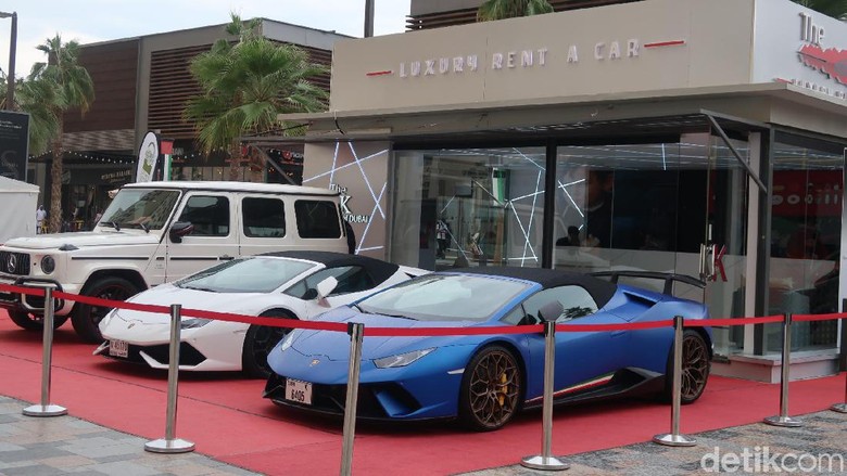 Rental mobil mewah di Dubai (Bonauli/detikcom) Rental mobil mewah di Dubai (Bonauli/detikcom)