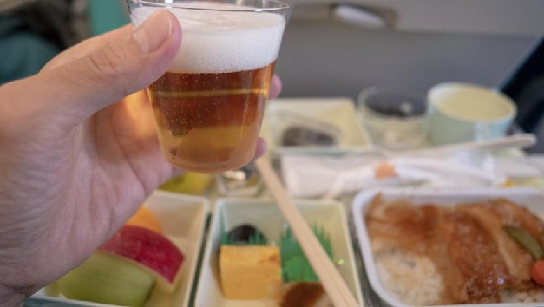 Minuman Alkohol di Pesawat