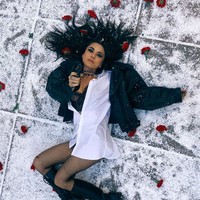 Aku benci menjadi sesuatu. Tapi jika akan menjadi sebuah simbol dari sesuatu aku akan memilih menjadi simbol seks dibanding simbol lainnya, tambah Anna.  Foto: dok. Instagram @dusya_star