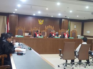 2 Anak Buah Gubernur Kepri Didakwa Jadi Perantara Suap Izin Reklamasi