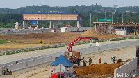 Dalam perjalanan darat ini, kami melewati calon Ibu Kota baru, yakni Kabupaten Kutai Kartanegara (Kukar). Kami juga mampir ke Kecamatan Samboja di Kukar yang disebut akan menjadi salah satu wilayah Ibu Kota baru. Foto: Rangga Rahardiansyah/detikOto