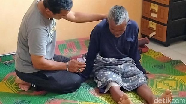KLB Keracunan di Pemalang, Ruang Balai Desa Disulap Jadi Posko Medis