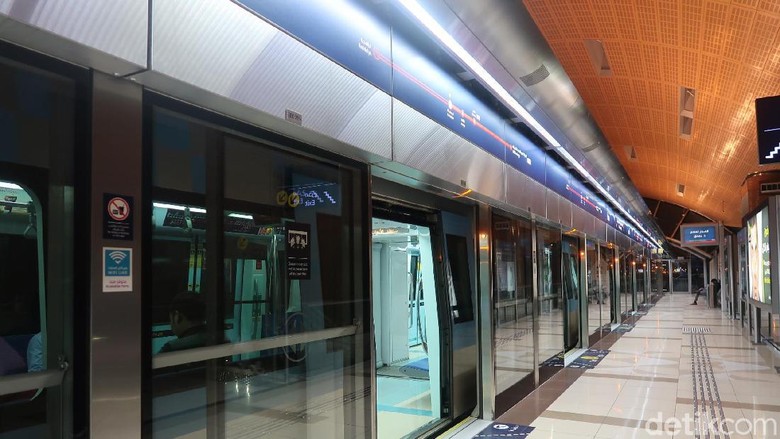 Metro di Dubai. (Bonauli/detikcom) Metro di Dubai. (Bonauli/detikcom)