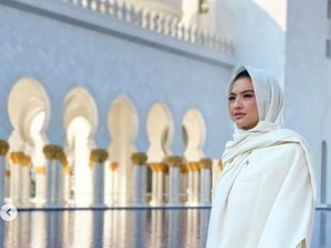 Raline Shah Mantapkan Agama di Bali, Kini Makin Religius
