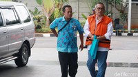 Bupati Muara Enim nonaktif, Ahmad Yani, menjalani pemeriksaan di Gedung KPK, Jakarta, Jumat (6/12/2019).
