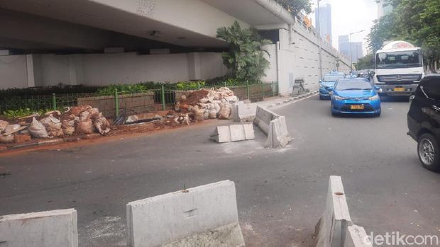 U-Turn di Jalan Satrio Jaksel.