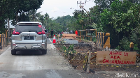 detikcom melakukan perjalanan darat dari Kota Balikpapan menuju Samarinda, Kamis (5/12/2019). Sebenarnya dari Balikpapan ke Samarinda atau sebaliknya akan ada tol Balikpapan-Samarinda. Namun, saat kami melakukan perjalanan ini, tol tersebut belum dibuka untuk umum. Foto: Rangga Rahardiansyah/detikOto
