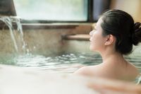 Berendam Bareng Lawan Jenis di Onsen, Bisa Nggak Sih?