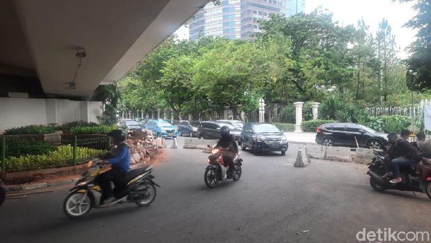 U-Turn di Jalan Satrio Jaksel.