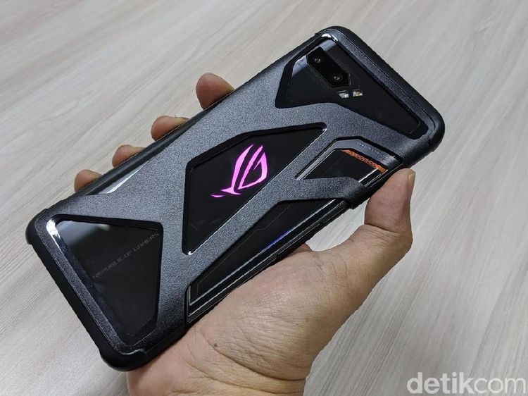 Penampilan Gahar ROG Phone 2 yang Bikin Mata Tergoda