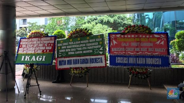 Dirut Garuda Dipecat, Lobby Kementerian BUMN Banjir Karangan 
