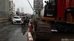 Waduh, Jalan Boulevard Kelapa Gading Rusak dan Tergenang Air