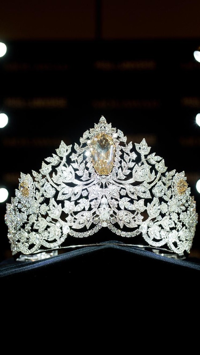 Power of Unity, begitu mahkota baru itu dinamai. Nama Power of Unity merayakan karakter perempuan yang kompleks, beragam, sangat ambisius dan tangguh, kata Fred Mouawad, perwakilan dari Mouawad, seperti dikutip CNN Filipina. (Foto: Marcus Ingram/Getty Images)