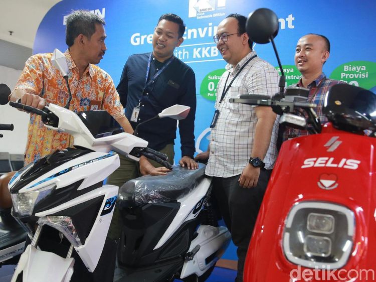 Tertarik Tukar Motor Lama dengan Motor Listrik?