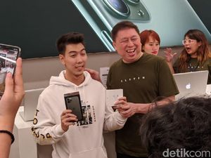 Antusiasme Apple Fanboy demi iPhone 11 Pro Resmi