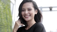 Sedangkan untuk mimpi, Indah ingin sekali ke New Zealand.