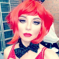 Jika menjadi boneka seks, penyanyi berambut hitam itu mungkin akan berpenampilan seperti ini. Di beberapa kesempatan, Anna memang kerap tampil ala boneka dengan memakai wig dan makeup dengan efek mata besar.  Foto: dok. Instagram @dusya_star