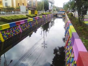 Dulu Kumuh, Kini Parit di Pekanbaru Ini Indah