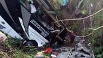 5 Orang Tewas Imbas Bus Pariwisata Terjun ke Sungai di Blitar