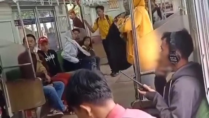 https://infojayaku16.blogspot.com/2019/12/pria-ngeyel-merokok-di-dalam-krl-ingat.html https://infojayaku16.blogspot.com/2019/12/pria-ngeyel-merokok-di-dalam-krl-ingat.html