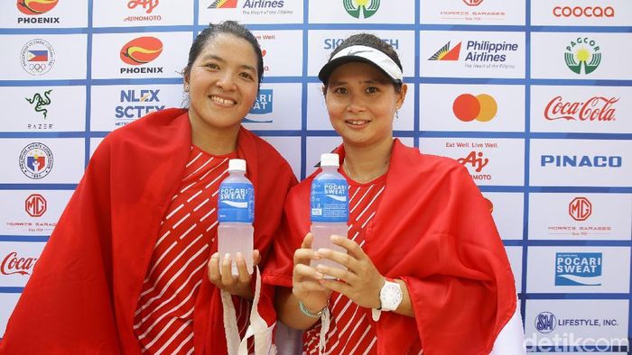 Beatrice Gumulya dan Jessy Rompies meraih medali emas dari cabang tenis nomor ganda putri di SEA Games 2019. (Foto: Grandyos Zafna/detikSport) Beatrice Gumulya dan Jessy Rompies meraih medali emas dari cabang tenis nomor ganda putri di SEA Games 2019. (Foto: Grandyos Zafna/detikSport)