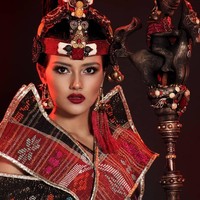 Mengenakan kostum adat Batak di ajang Miss Supranational 2019, Jesica merasa tertantang. Pastinya merasa tertantang ya, dimana soalnya aku bukan orang Batak tetapi aku harus mempresentasikan nasional kostum yang bertemakan Batak. Tapi dari tantangan itu membuat aku semakin terpicu untuk menjadi lebih semangat melatih diri aku sendiri untuk bisa mempresentasikan kostum ini dengan lebih baik lagi, kata Jesica saat ditemui di acara konferensi pers beberapa waktu lalu. Foto: dok. Instagram