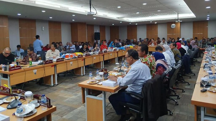 Rapat di Komisi E DPRD DKI Jakarta (Isal Mawardi-detikcom)