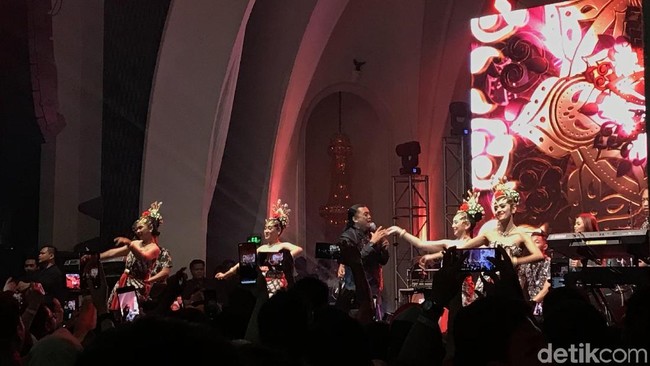 Merayakan Kesedihan dalam Konser Didi Kempot The Lord of Loro Ati