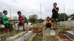 Cerianya Anak-anak di Ibu Kota Bermain Layang-layang