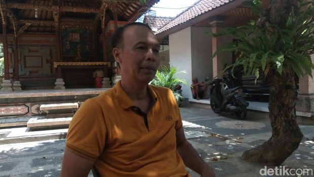  Kelian Banjar/Kepala Lingkungan Padang Bali, Desa Dalung, I Gede Mustika