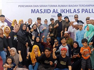 Chairul Tanjung Resmikan 3 Masjid dan 9 Sekolah Baru di Palu