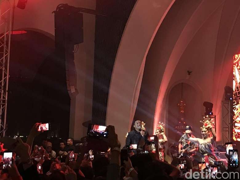 Merayakan Kesedihan dalam Konser Didi Kempot The Lord of Loro Ati Merayakan Kesedihan dalam Konser Didi Kempot The Lord of Loro Ati