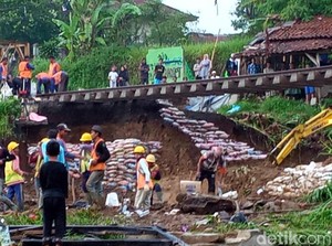 Rel Menggantung di Sukabumi, KA Pangrango Batalkan Perjalanan