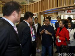 Gaya Wishnutama Saat Hadiri Telkomsel The Nextdev Summit 2019