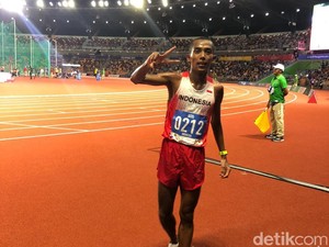 Agus Prayogo Persembahkan Perak Nomor 10 Ribu Meter
