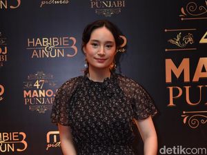 Gaya Memukau Tatjana Saphira