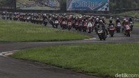 Meski acara ini identik dengan pestanya pemilik Honda CBR series, pengguna motor Honda jenis lain ternyata juga bisa ikut dalam keseruan ini.