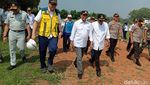 Gaya Menhub Pantau Kesiapan Mudik Pakai Helikopter