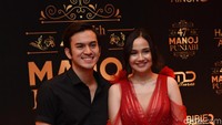 Banyak yang mempertanyakan hubungan mereka. Foto: Noel/detikHOT